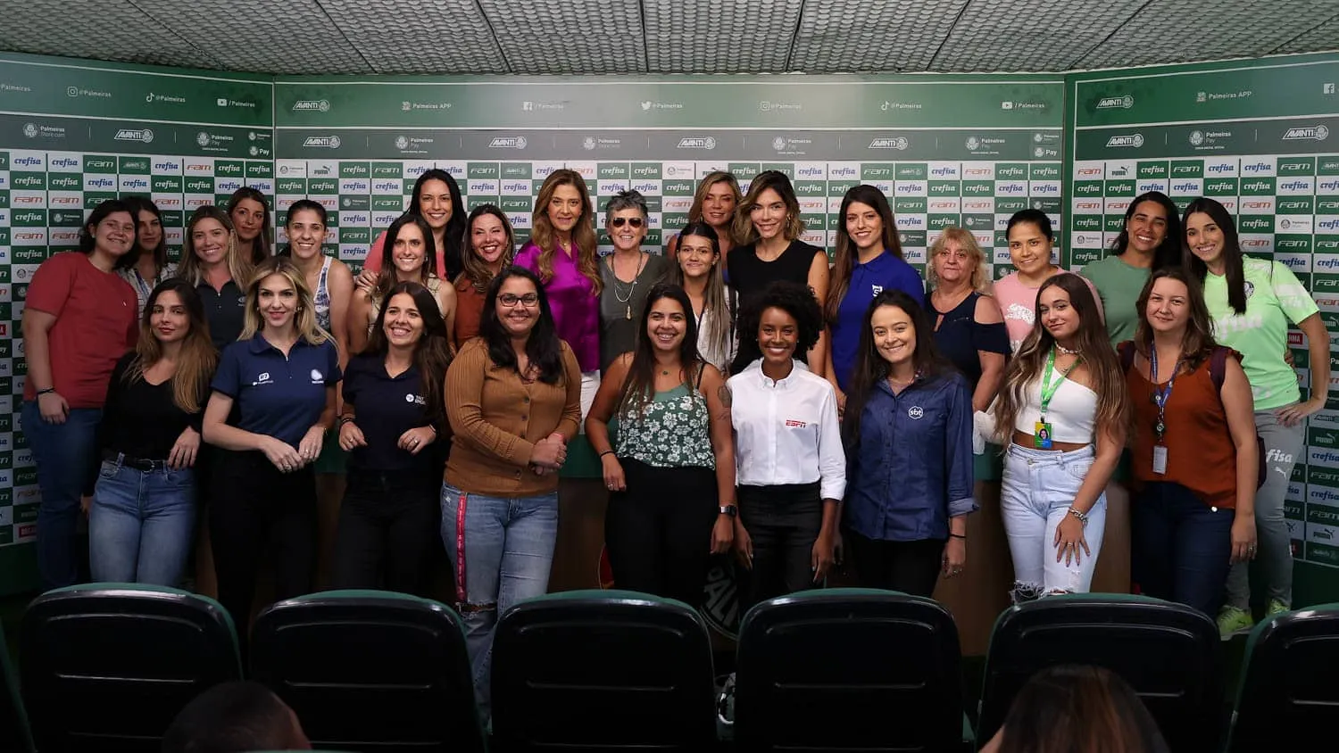&lsquo;N&atilde;o sejam hist&eacute;ricos&rsquo;: No fim, frase de Leila, em coletiva s&oacute; para mulheres, no Palmeiras, serviu para todos os assuntos