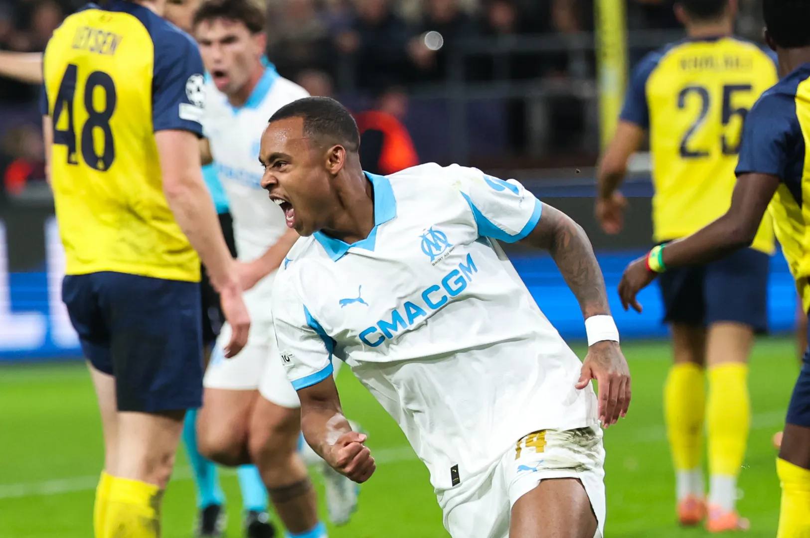 Igor Paix&atilde;o se firmou como titular do Marseille