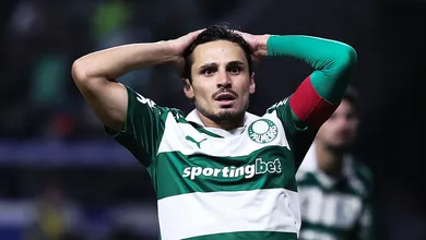 Nem volta de Vitor Roque salva Palmeiras em empate que preocupa n&atilde;o s&oacute; pelo resultado