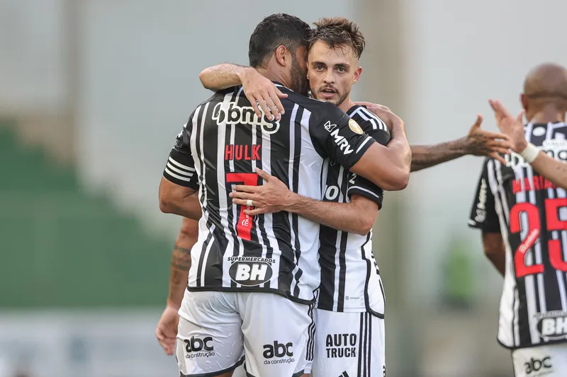 Hyoran e Hulk, os artilheiros da bola parada no Brasileir&atilde;o