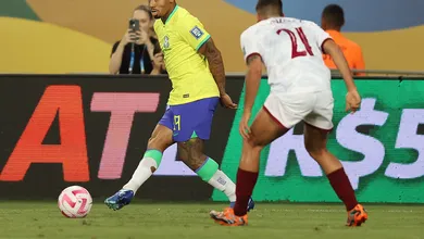 Gabriel Jesus quer ser o 9 que Diniz tanto procura na Sele&ccedil;&atilde;o e acirra disputa com Richarlison