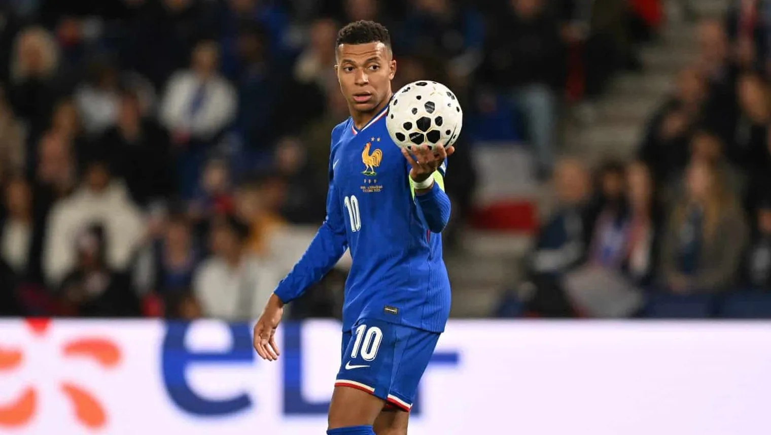 Na estreia de atacante, Mbapp&eacute; mostra por que &eacute; protagonista em vit&oacute;ria da Fran&ccedil;a