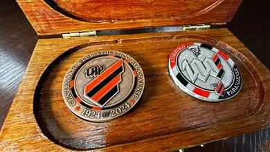 Athletico-PR lan&ccedil;a medalhas mais caras que dos Jogos Ol&iacute;mpicos de Paris