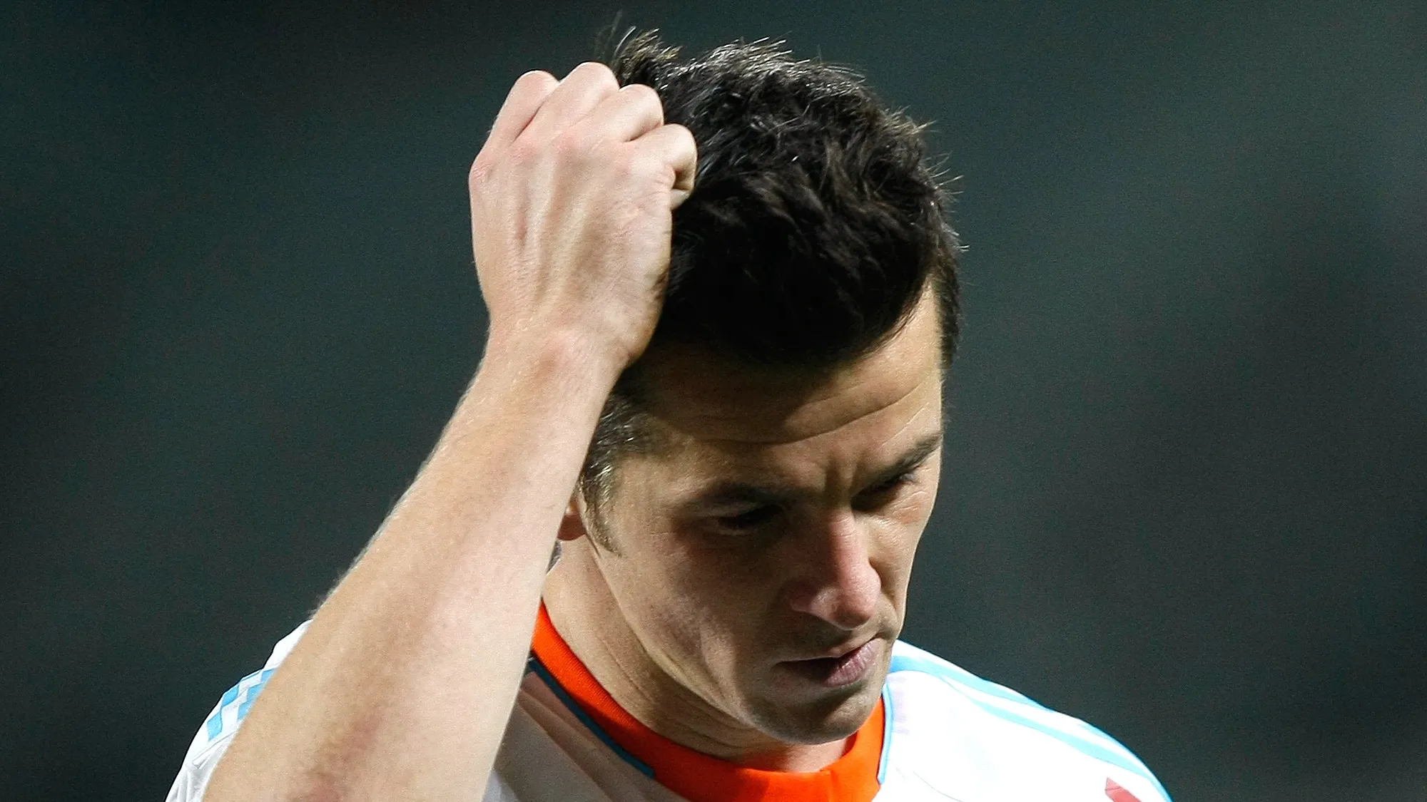 PSG amea&ccedil;a processar Barton por ofensa a Thiago Silva