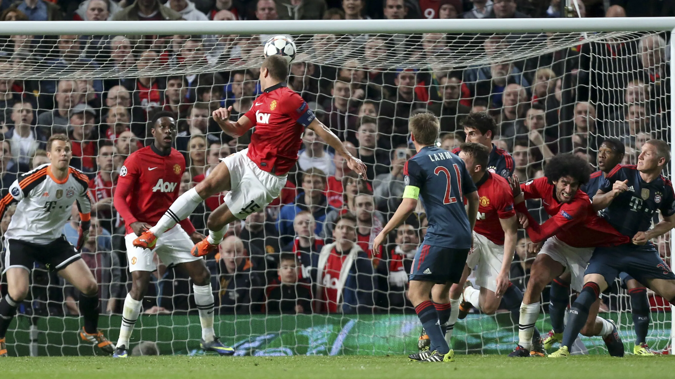 Da maneira que pode, o Manchester United equilibrou o duelo com o Bayern