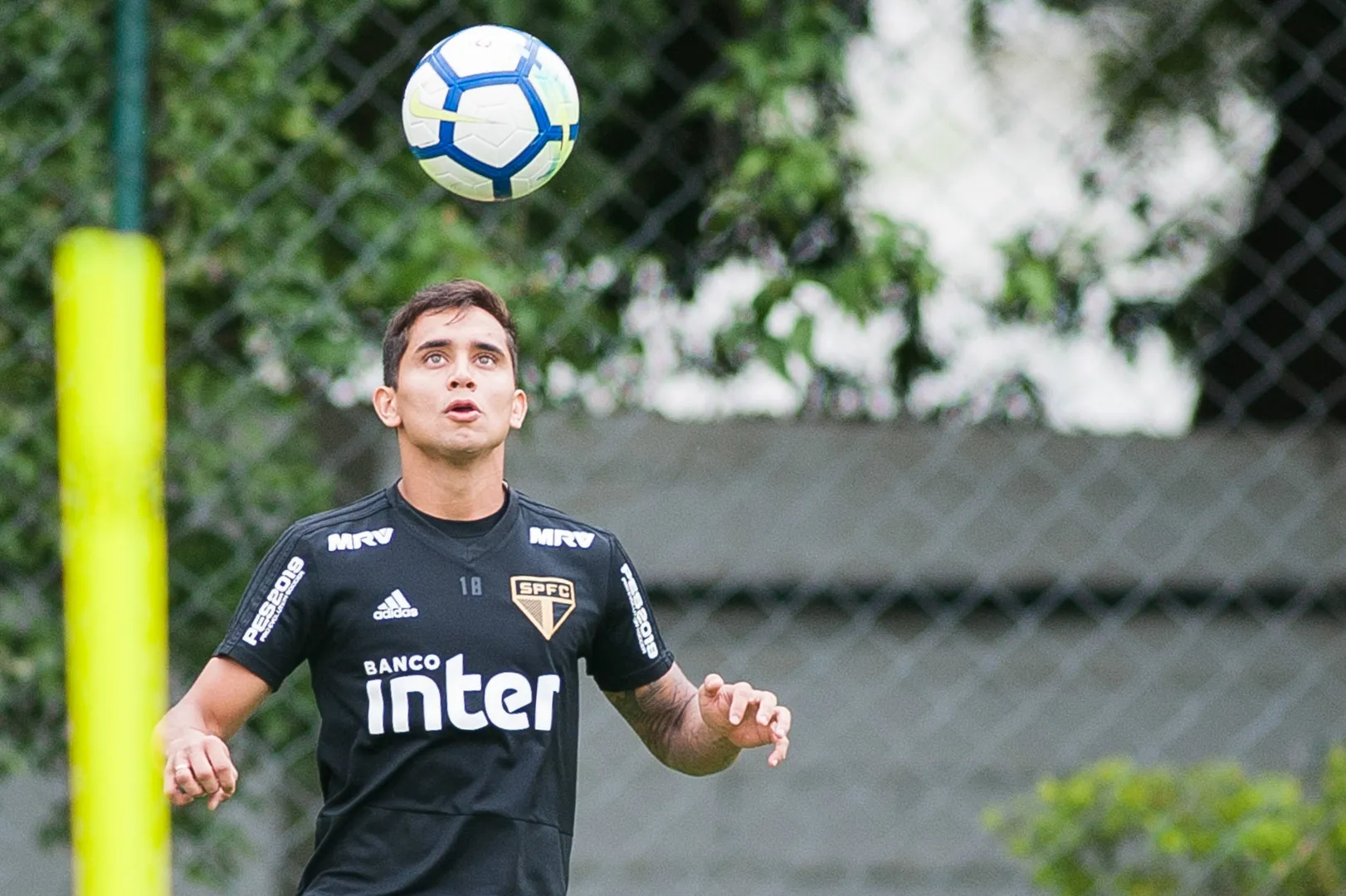 Everton Felipe durante treino do S&atilde;o Paulo 