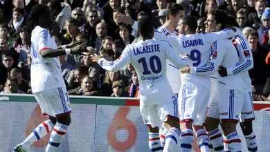 Devastador: Lyon goleia Bordeaux e segue &agrave; ca&ccedil;a do PSG