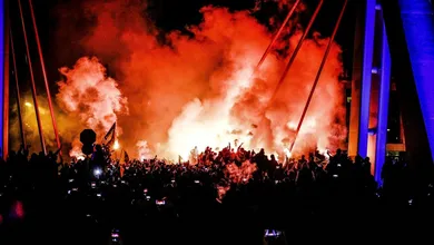 Qual a grandeza de uma virada &eacute;pica no cl&aacute;ssico? A festa flamejante do AEK diz muito