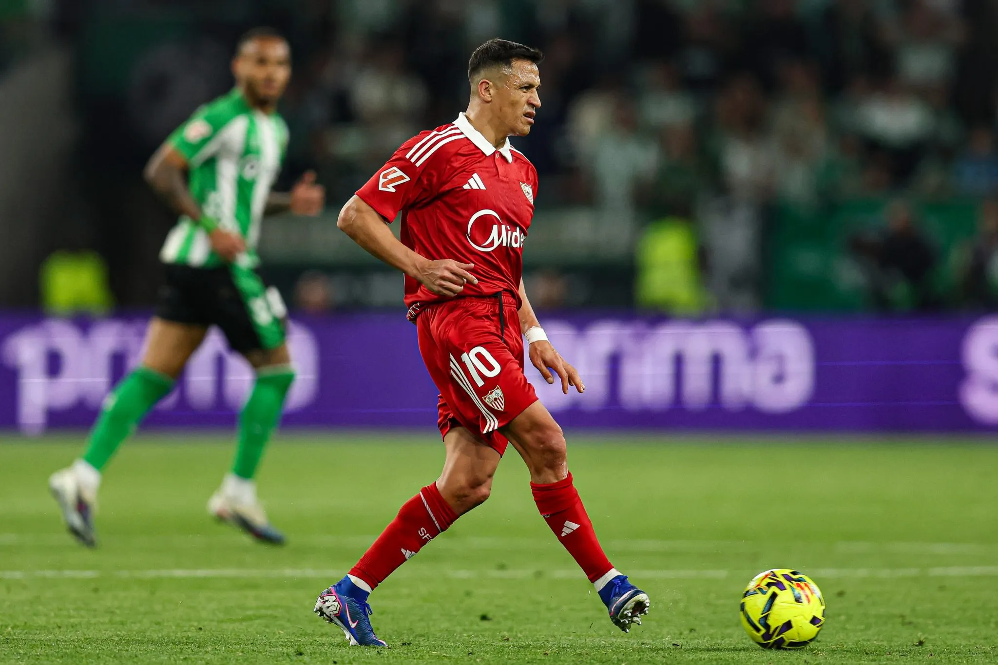 Alexis S&aacute;nchez no cl&aacute;ssico entre Betis e Sevilla