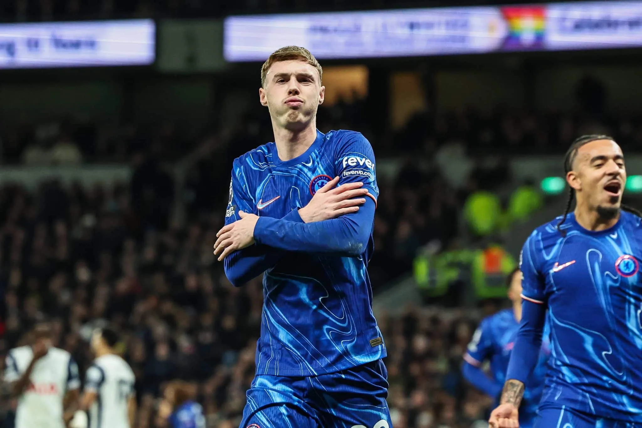 &lsquo;J&aacute; viu algo assim na Premier League?&rsquo;: Estrela do Chelsea vira meme, mas Blues viram em joga&ccedil;o de 7 gols