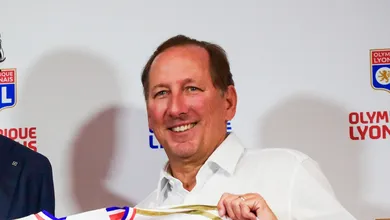 Textor abriu o bolso e o Lyon, sozinho, gastou mais que ligas inteiras
