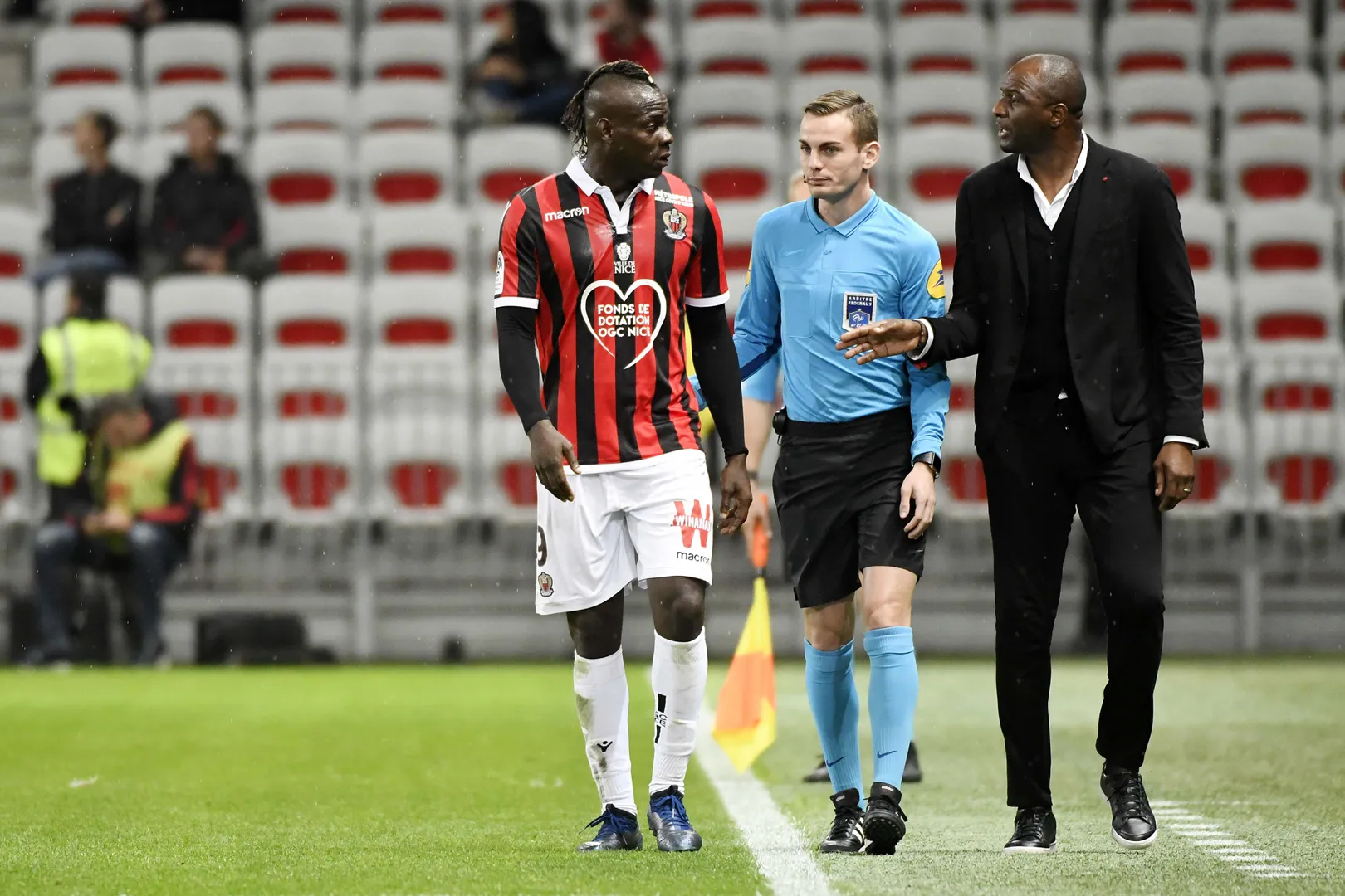 Balotelli teve problemas com Patrick Vieira no Nice antes de se reencontrarem no Genoa Foto: (IconSport)