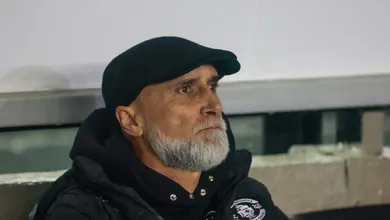Malas prontas? Vasco de &Aacute;lvaro Pacheco segue com &lsquo;peneira&rsquo; na defesa e voa rumo &agrave; zona de rebaixamento