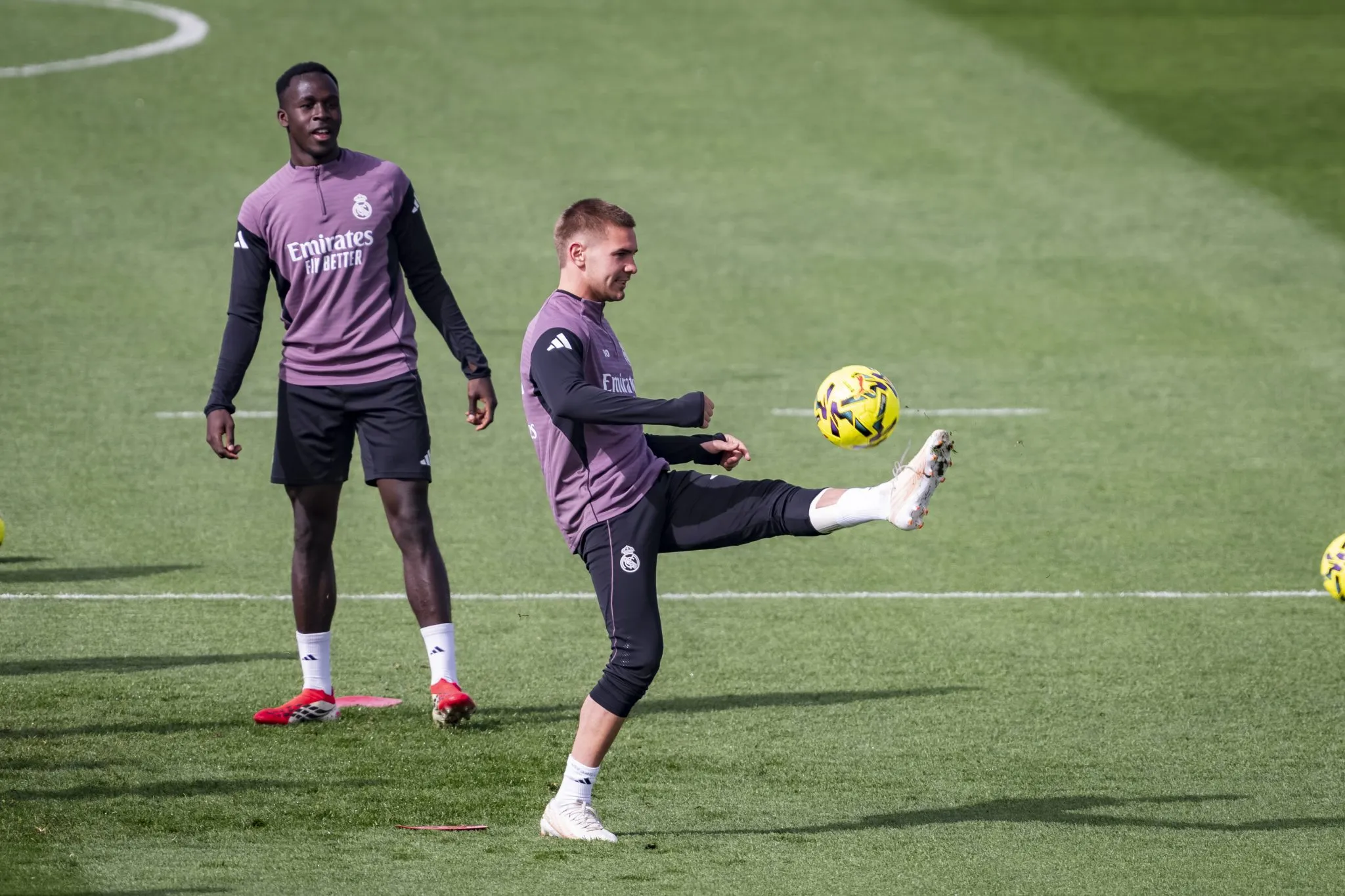Mastantuono e Fati em treino do Real Madrid