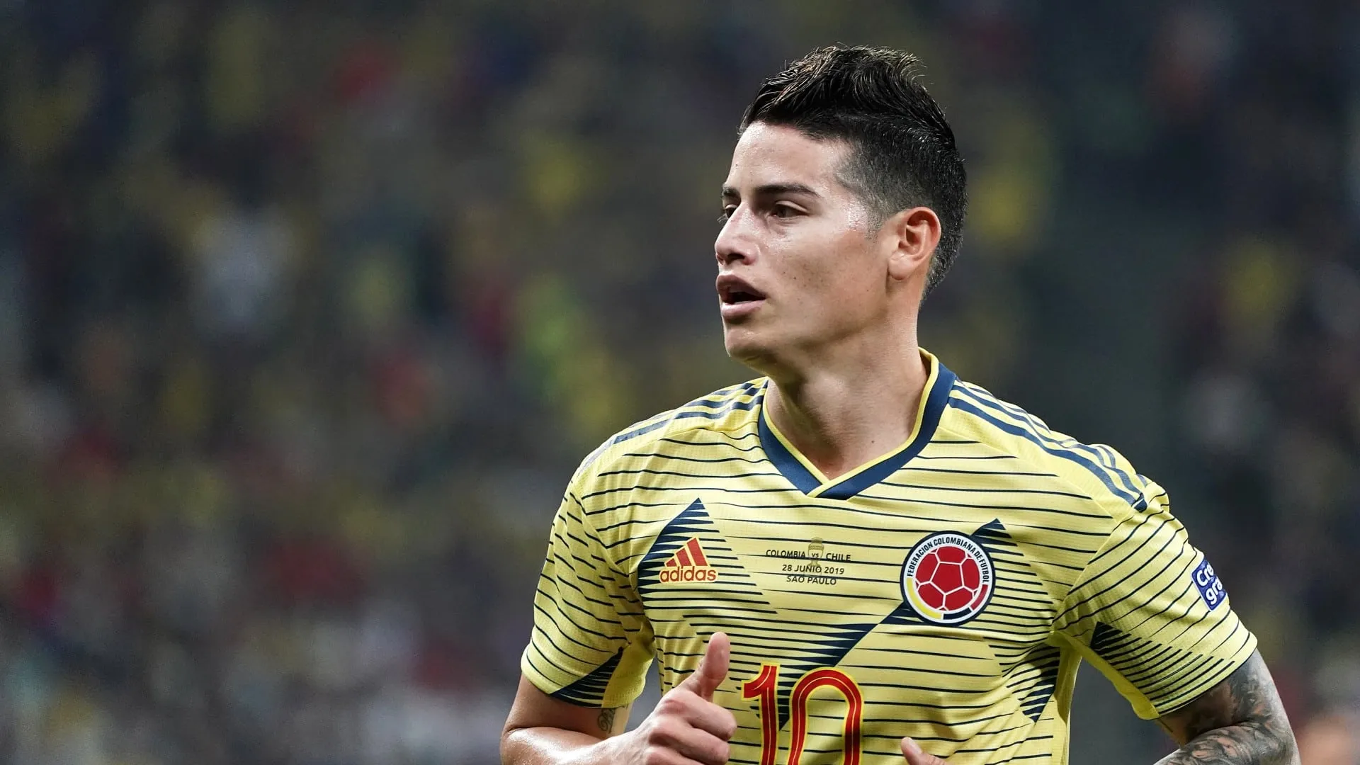 De Laurentiis confirma interesse em James e que Real Madrid tem &ldquo;expectativas exageradas&rdquo;