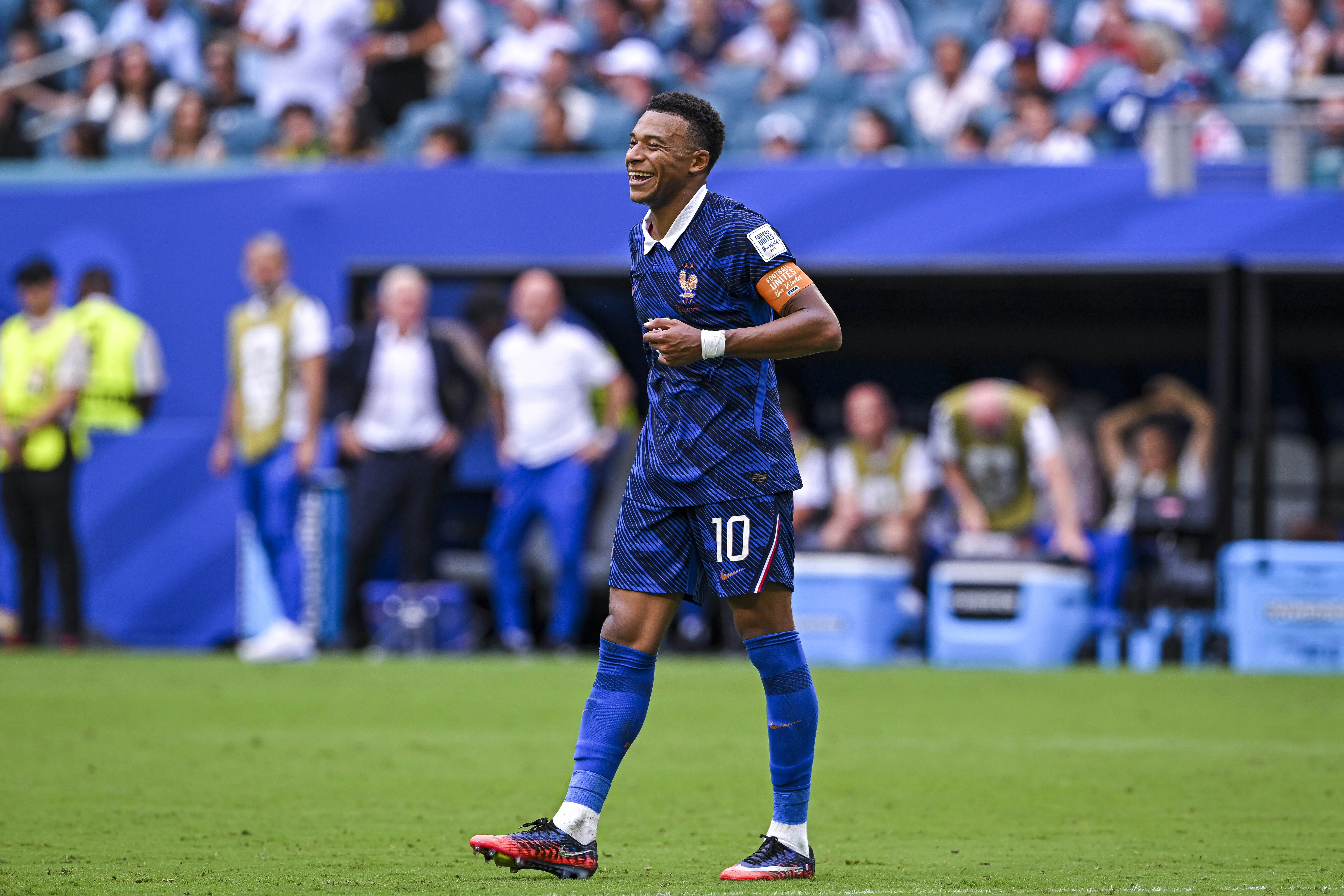 Kylian Mbapp&eacute; em jogo da sele&ccedil;&atilde;o francesa
