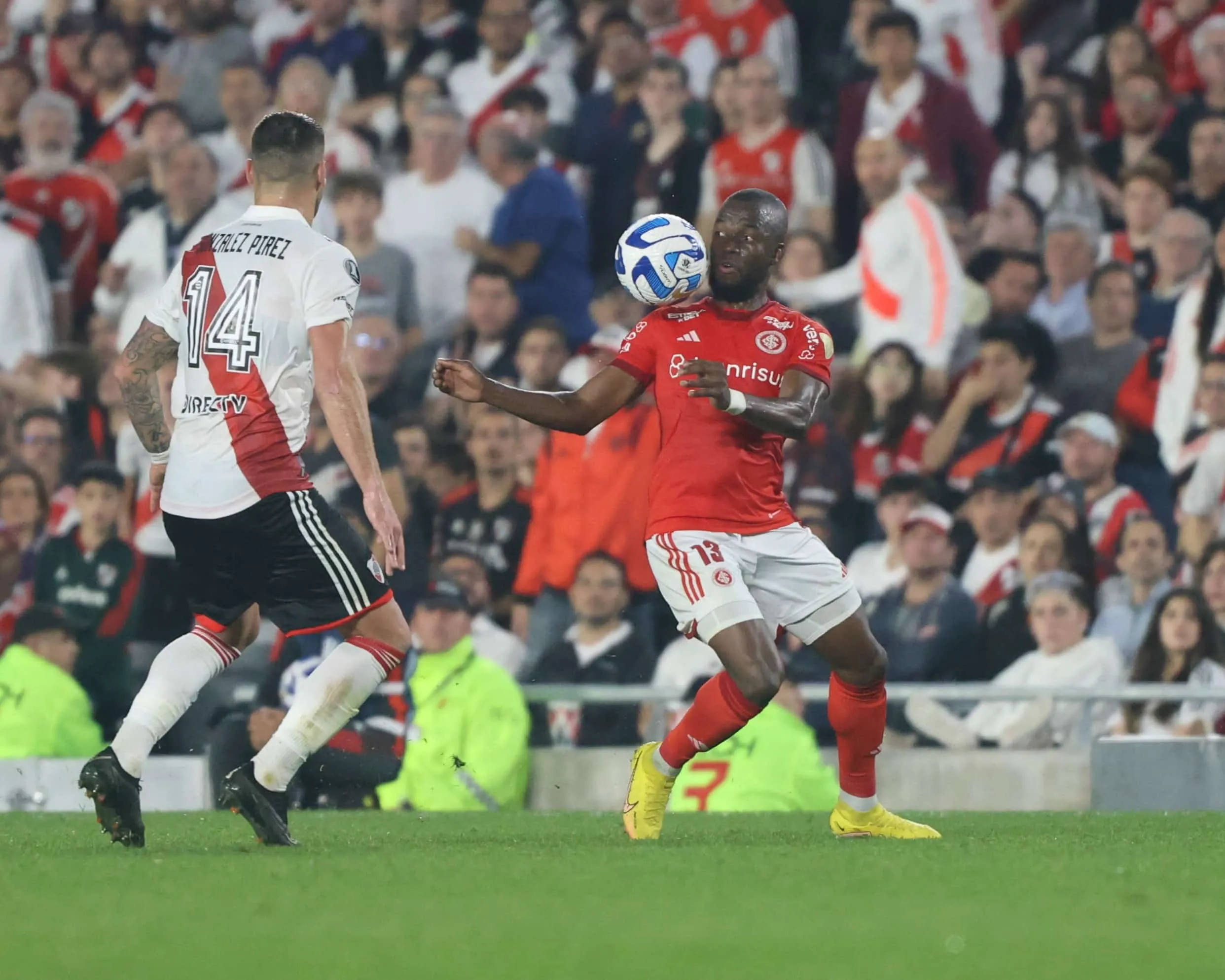 Inter perde para o River Plate na Argentina, mas fica vivo na Libertadores