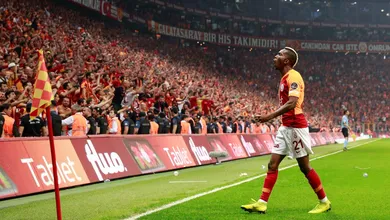 Galatasaray reverte vantagem e, em duelo direto com Basaksehir, vence e garante 22&ordm; t&iacute;tulo turco