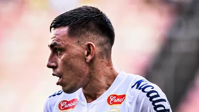 Suspens&atilde;o de Escobar &eacute; oportunidade para Carille tentar o novo no Santos usando a base