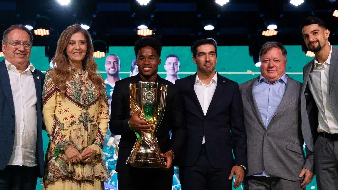 Leila &eacute; protagonista mais uma vez, agora na festa de premia&ccedil;&atilde;o do Paulist&atilde;o