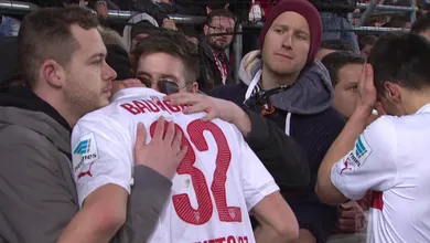 Torcida do Stuttgart mostrou como se trata um novato que comete uma falha