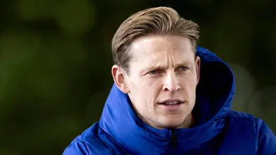 Barcelona pode contratar companheiro de De Jong na Holanda para refor&ccedil;ar meio-campo