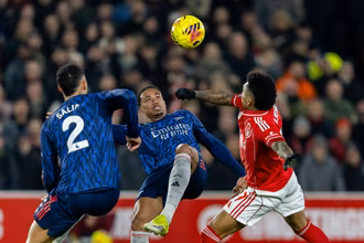 Arsenal n&atilde;o mostrou vontade de ser campe&atilde;o da Premier League em duelo contra o Forest