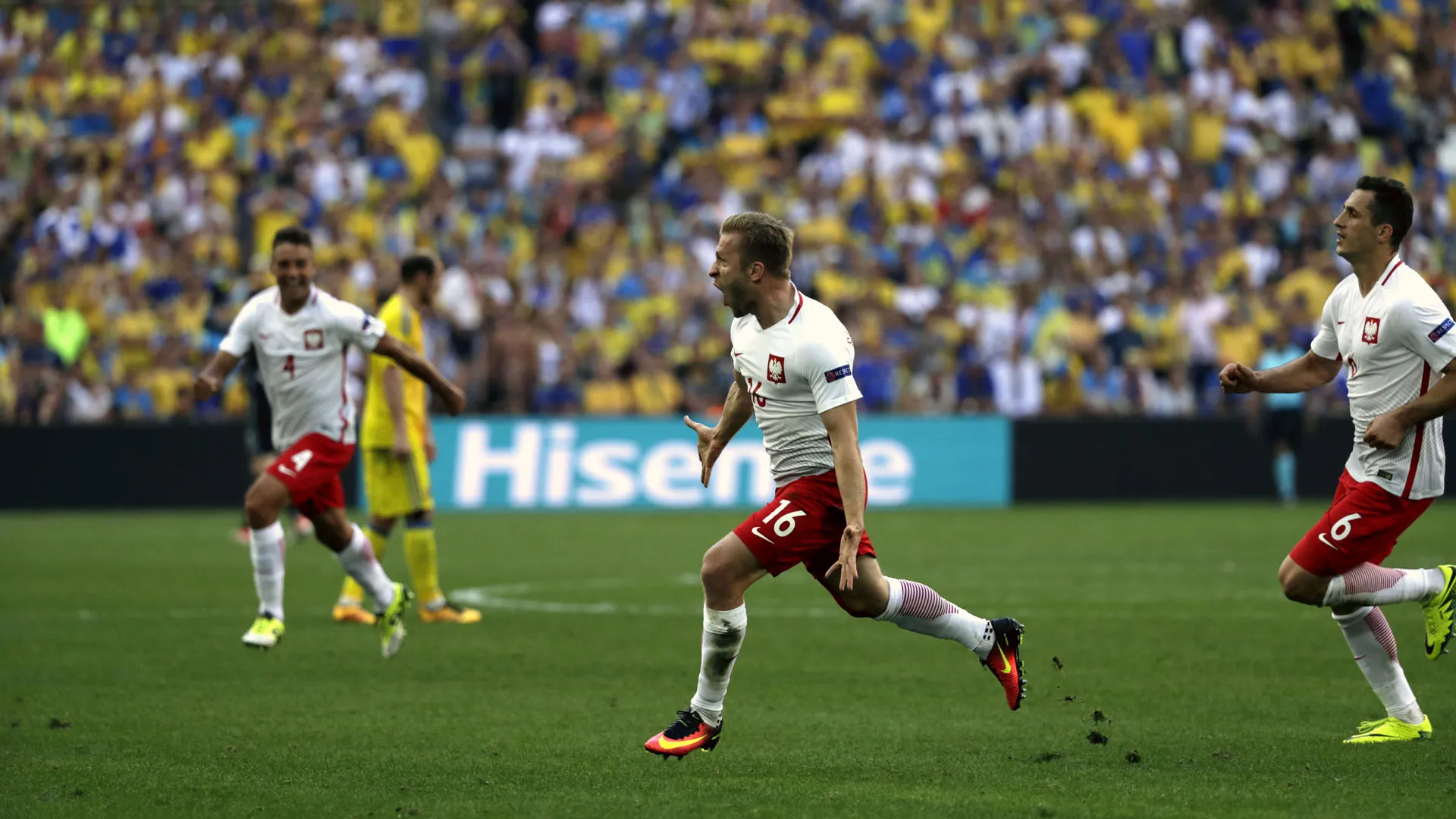 Pol&ocirc;nia x Ucr&acirc;nia foi burocr&aacute;tico como uma ida ao cart&oacute;rio e gol de Blaszczykowski decidiu