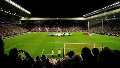 Diretor do Bayern, Salihamidzic ressalta a atmosfera do est&aacute;dio do Liverpool: &ldquo;Anfield &eacute; algo especial&rdquo;