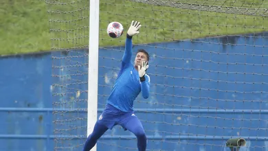 Goleiro batedor de faltas e filho de &iacute;dolo: veja em quem ficar de olho na defesa do S&atilde;o Paulo&nbsp;na&nbsp;Copinha