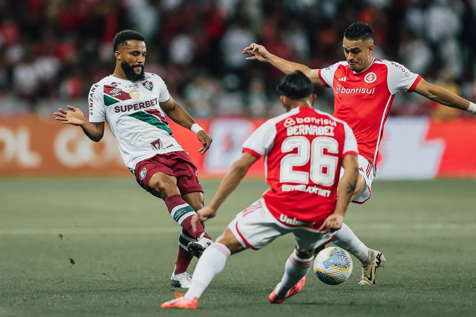Samuel Xavier vive p&eacute;ssimo 2024 e segue sendo titular absoluto do Fluminense de maneira inexplic&aacute;vel - Foto: Lucas Mer&ccedil;on/FFC