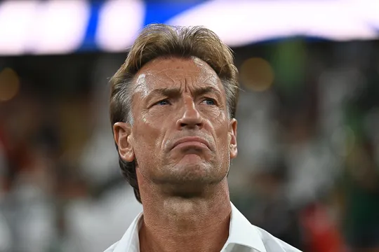 Dan&ccedil;a das cadeiras dos treinadores pr&eacute;-Copa do Mundo faz mais uma v&iacute;tima