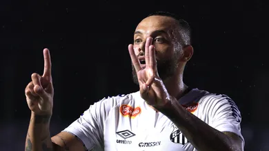 Ainda em festa por Neymar, Santos mostra organiza&ccedil;&atilde;o em inquestion&aacute;vel vit&oacute;ria sobre o S&atilde;o Paulo