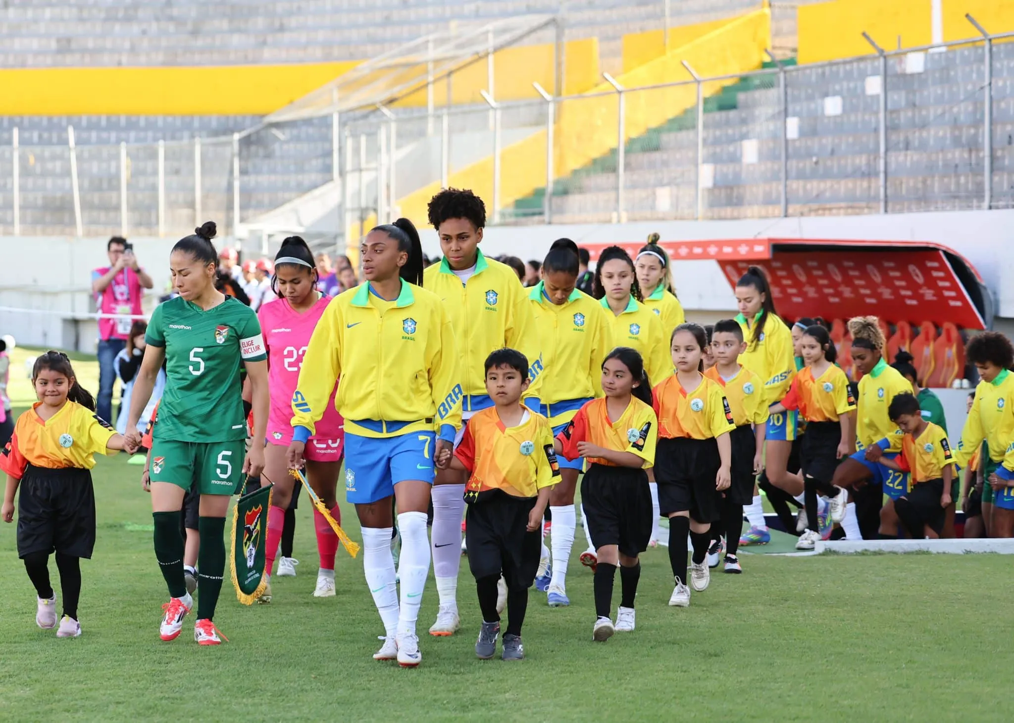 Conmebol faz o m&iacute;nimo ao ouvir cr&iacute;ticas de jogadoras sobre estrutura na Copa Am&eacute;rica Feminina