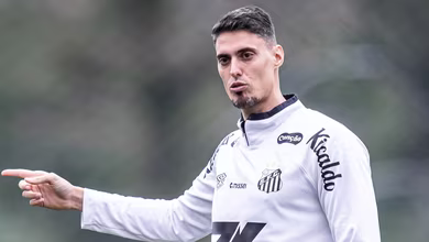 Em conversas com Sampaoli, Santos tem dia agitado na reapresenta&ccedil;&atilde;o do elenco