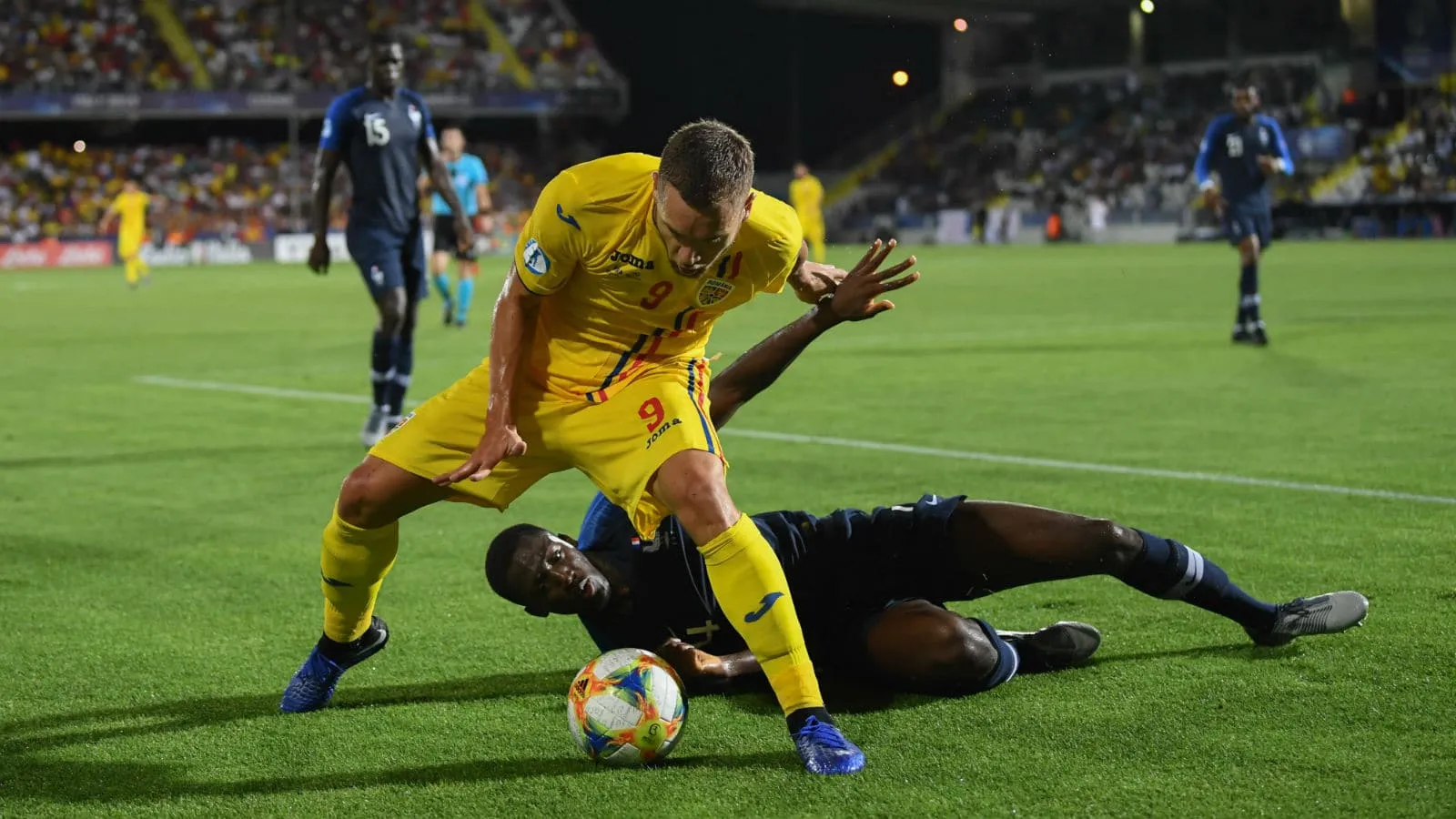 Empate de compadres classifica Fran&ccedil;a e Rom&ecirc;nia e elimina anfitri&atilde; It&aacute;lia na Euro Sub-21