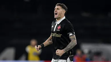 N&atilde;o foi s&oacute; o gol: Vegetti foi o s&iacute;mbolo da vit&oacute;ria do Vasco sobre o Fluminense