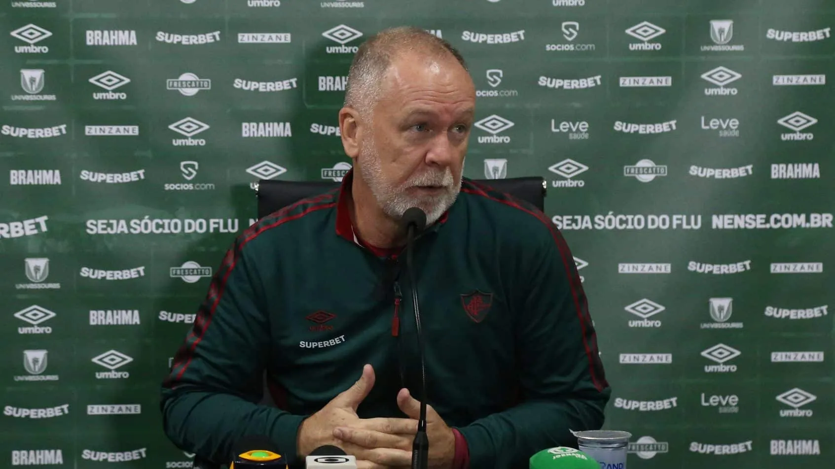 Mano Menezes exalta Xer&eacute;m ap&oacute;s empate do Fluminense: &lsquo;Merecem oportunidade&rsquo;