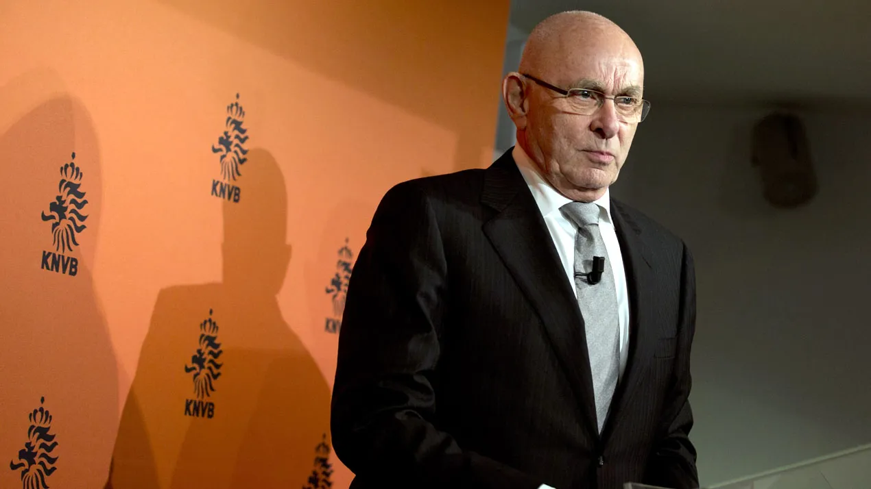 Van Praag at&eacute; tem experi&ecirc;ncia &ndash; mas &eacute; desnecess&aacute;rio &agrave; Fifa