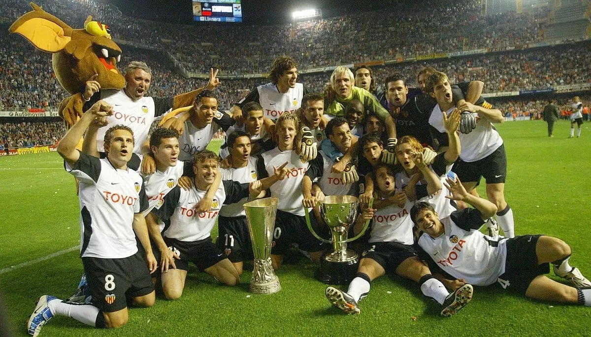 Em 2004, o Valencia atingia seu &aacute;pice: campe&atilde;o espanhol e da Copa da Uefa num intervalo de dez dias