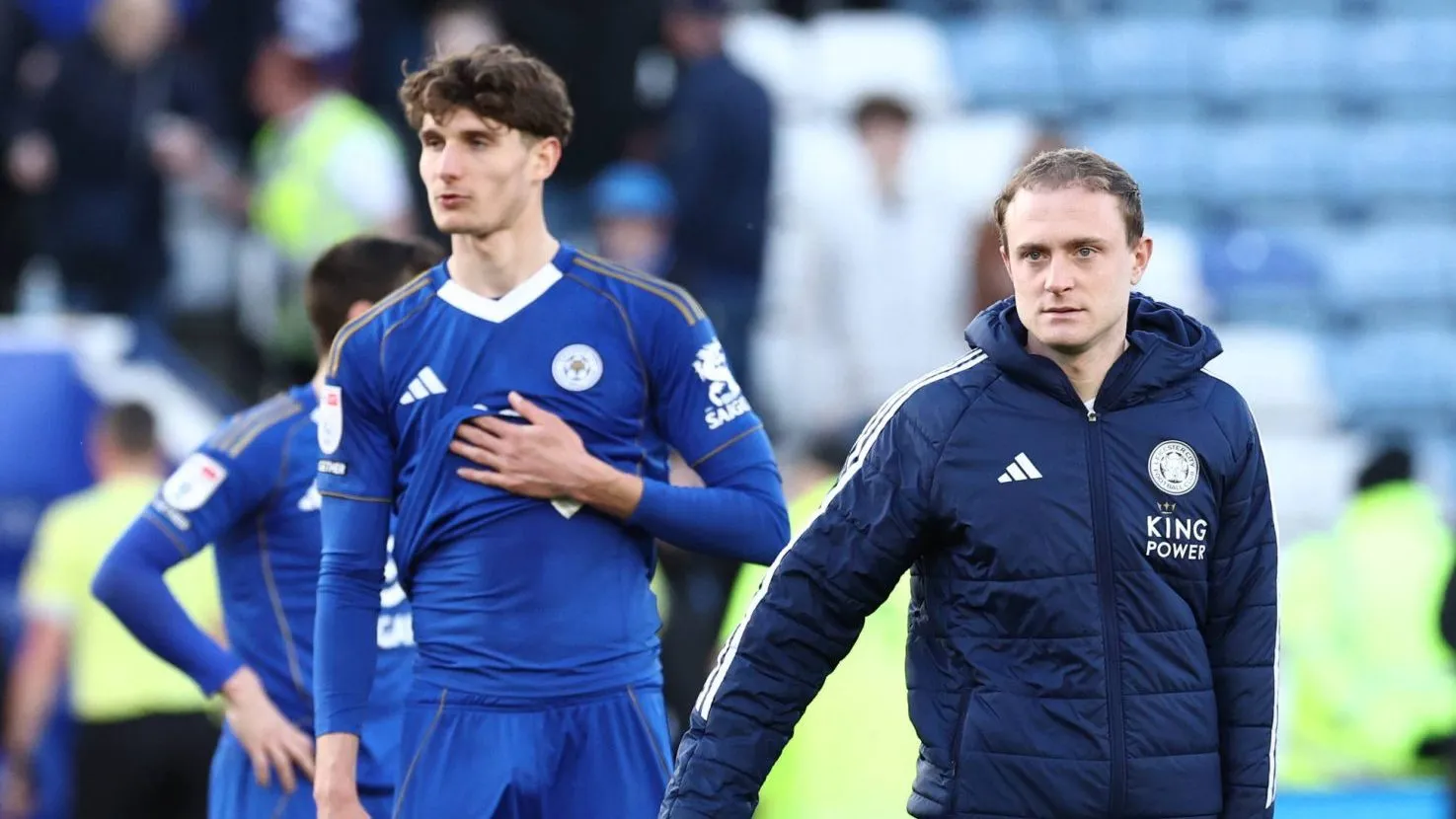 Como o Leicester est&aacute; &agrave; beira da 3&ordf; divis&atilde;o dez anos ap&oacute;s o t&iacute;tulo da Premier League