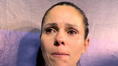 Com direito a bandeir&atilde;o, Erika desaba em l&aacute;grimas ao retornar ap&oacute;s dois anos de pausa por les&atilde;o