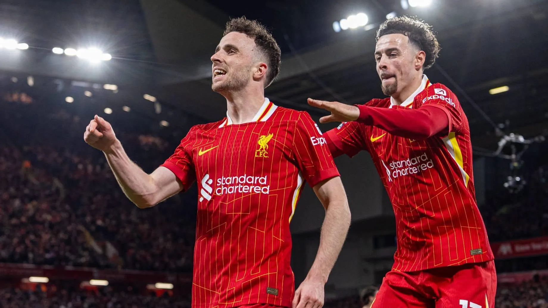 &lsquo;Muito perigoso&rsquo;: Atacante contestado fura retranca do Everton e deixa Liverpool mais perto da ta&ccedil;a