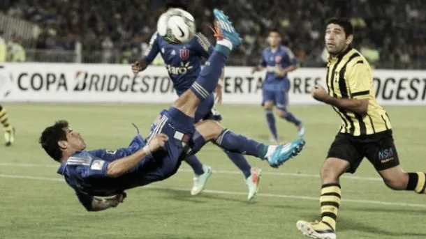 Nos 100 anos da &lsquo;chilena&rsquo;, U de Chile faz as honras com o primeiro gola&ccedil;o da Libertadores
