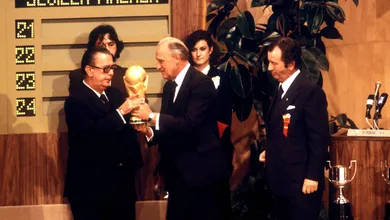 Como o sorteio da Copa do Mundo de 1982 foi desastroso e fez a Fifa &lsquo;aprender a li&ccedil;&atilde;o&rsquo;