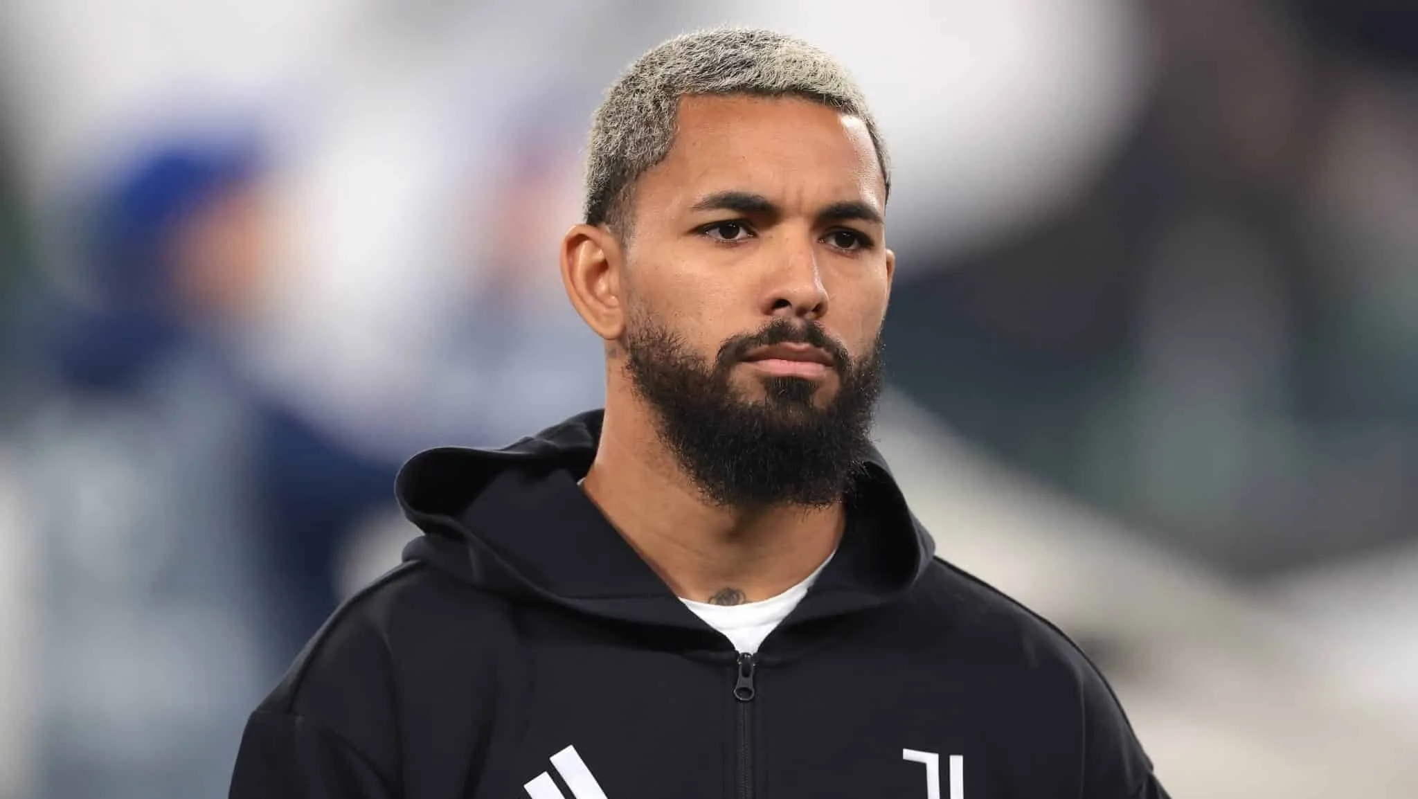 Douglas Luiz pode voltar &agrave; Premier League ap&oacute;s uma temporada na Juventus
