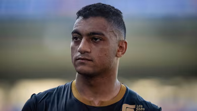 No Dia Mundial contra LGBTfobia, capit&atilde;o se recusa a jogar com bra&ccedil;adeira do arco-&iacute;ris