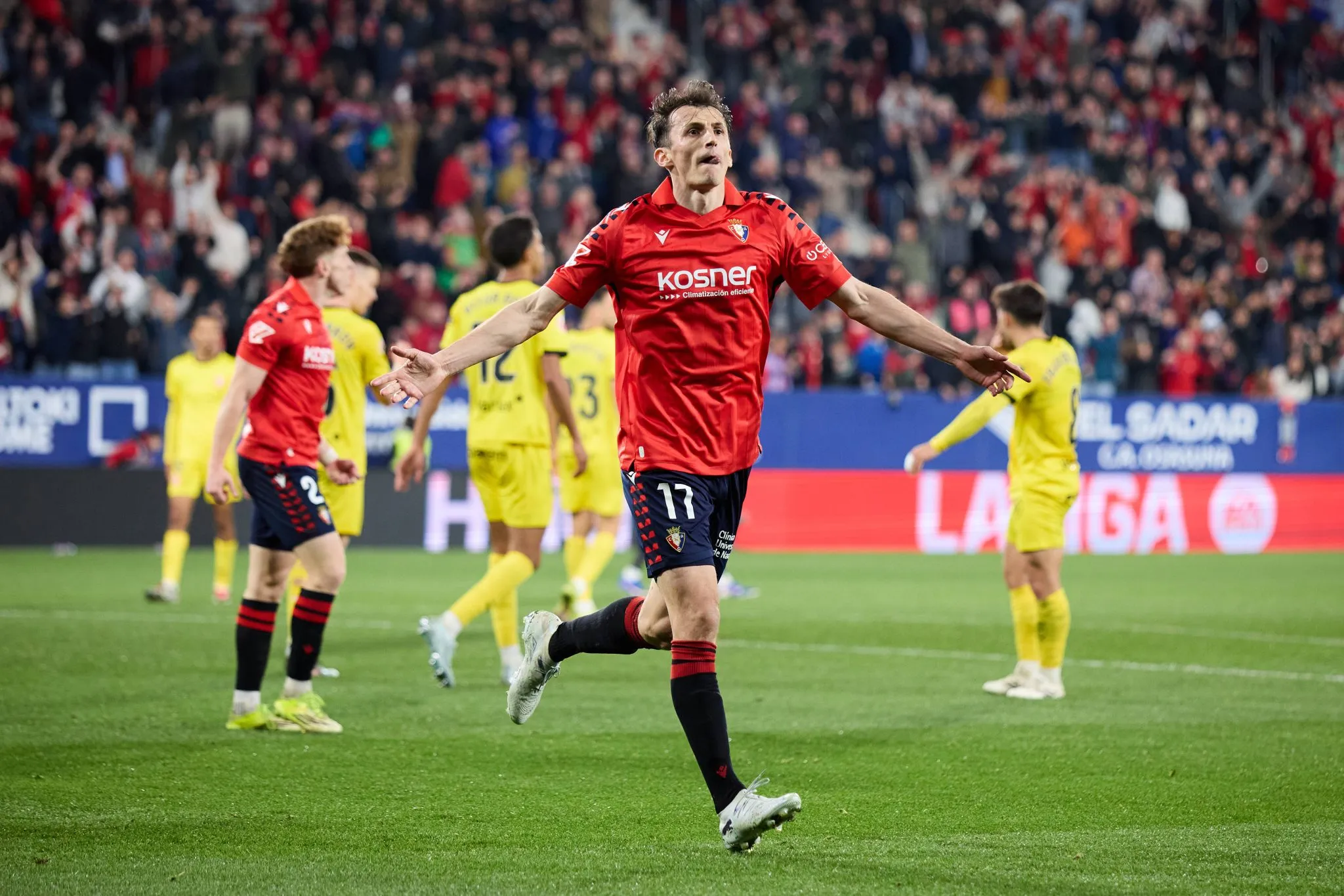 Budimir &eacute; o protagonista do Osasuna. Foto: IMAGO/Ricardo Larreina Amador