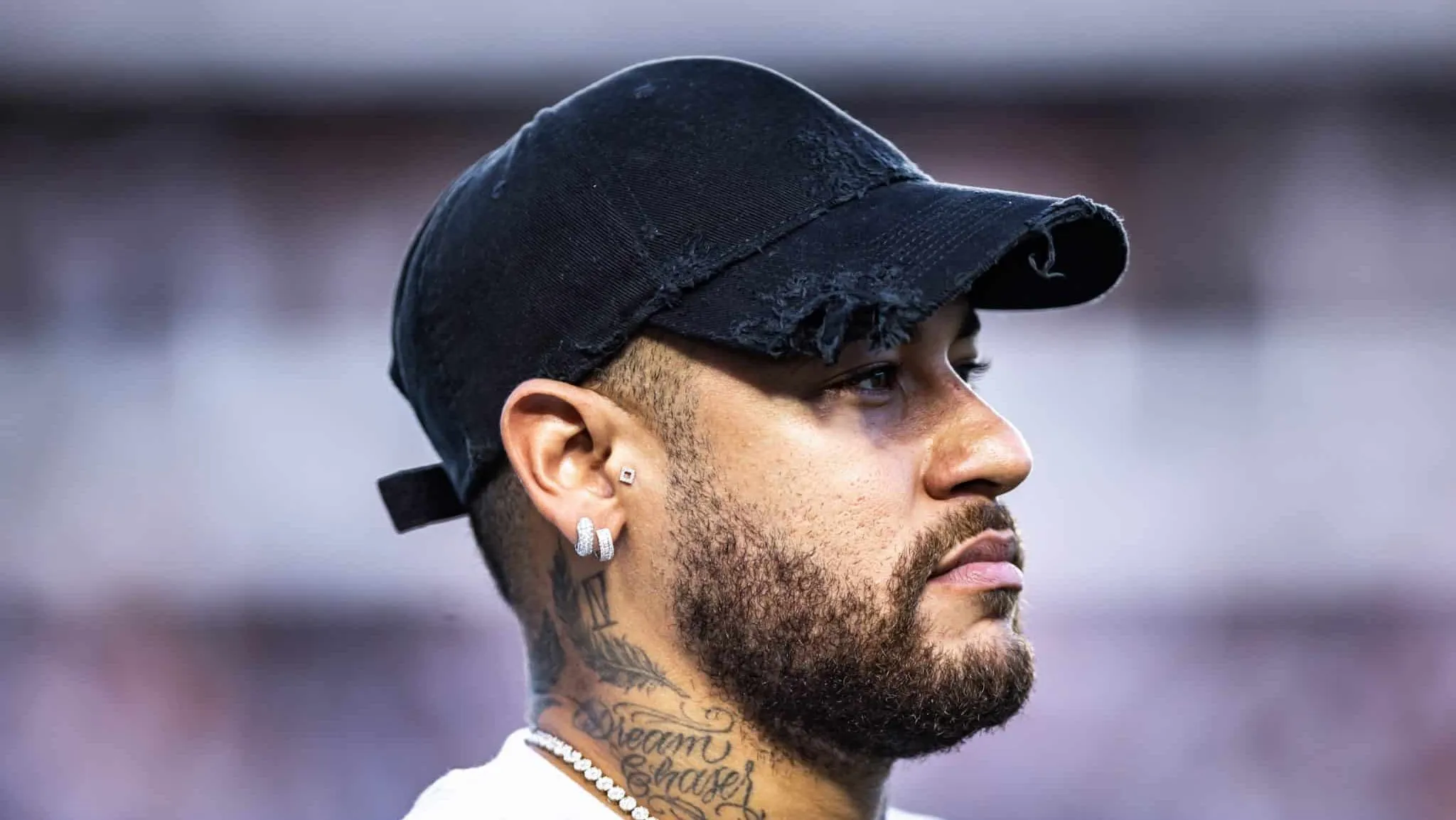 Estafe de Neymar nega exist&ecirc;ncia de reuni&atilde;o para retorno ao Santos
