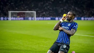 Sem Lautaro, novo protagonista iguala feito de Crespo em vit&oacute;ria da Inter de Mil&atilde;o